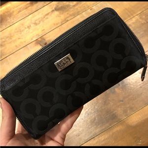 Black Coach Wallet in Signature Canvas